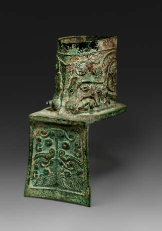 A RARE BRONZE AXLE CUFF - photo 1