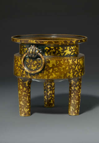 A GOLD-SPLASHED BRONZE TRIPOD CENSER - photo 1