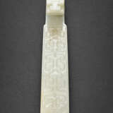 A WHITE JADE GARMENT HOOK - фото 2