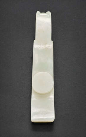 A WHITE JADE GARMENT HOOK - фото 3