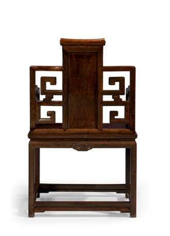 A PAIR OF ZITAN ARMCHAIRS - Foto 6