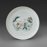 A VERY RARE FAMILLE ROSE AND ANHUA-DECORATED DISH - фото 1
