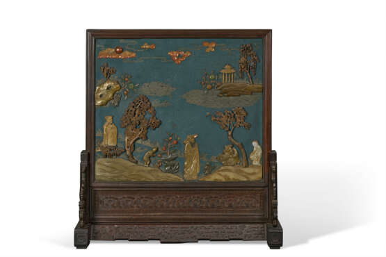 AN IMPERIAL FINELY-CARVED HARDSTONE-INLAID ZITAN TABLE SCREEN - photo 1