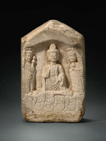 A WHITE MARBLE BUDDHIST STELE - photo 1