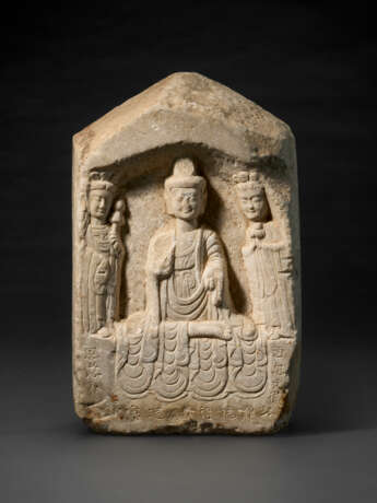 A WHITE MARBLE BUDDHIST STELE - photo 5