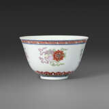 A FAMILLE ROSE `EIGHT BUDDHIST EMBLEMS` BOWL - photo 2