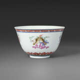 A FAMILLE ROSE `EIGHT BUDDHIST EMBLEMS` BOWL - photo 3