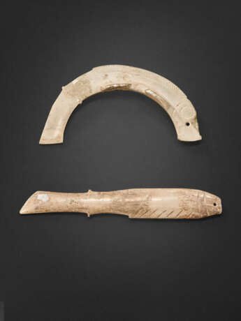 TWO IVORY-COLORED JADE FISH-FORM PENDANTS - photo 2
