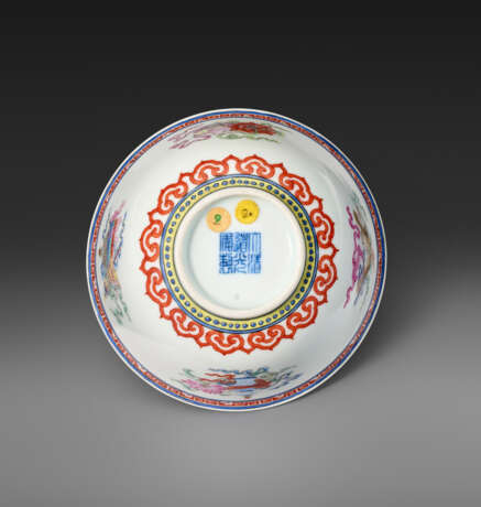 A FAMILLE ROSE `EIGHT BUDDHIST EMBLEMS` BOWL - photo 5