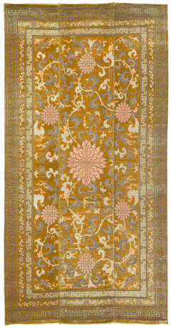 A YELLOW-GROUND `LOTUS FLOWER` CUT-VELVET CARPET - photo 1
