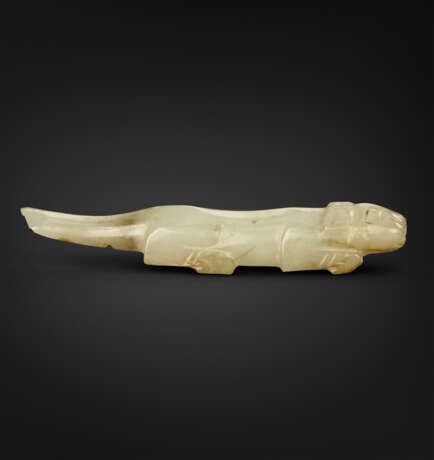 A RARE WHITE JADE TIGER PENDANT - photo 2