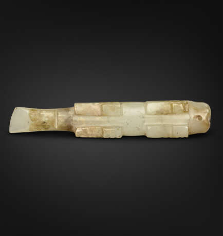 A RARE WHITE JADE TIGER PENDANT - photo 4