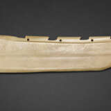 A VERY RARE CREAMY-BEIGE JADE KNIFE, DAO - photo 2