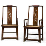 A VERY RARE PAIR OF INLAID HUANGHUALI `SOUTHERN OFFICIAL`S HAT` ARMCHAIRS - photo 1