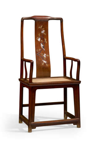 A VERY RARE PAIR OF INLAID HUANGHUALI `SOUTHERN OFFICIAL`S HAT` ARMCHAIRS - photo 3