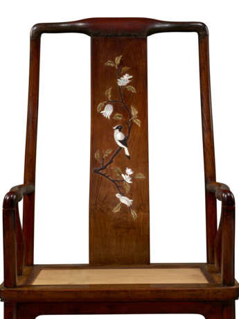 A VERY RARE PAIR OF INLAID HUANGHUALI `SOUTHERN OFFICIAL`S HAT` ARMCHAIRS - photo 8