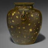 A GOLD-SPLASHED BRONZE OVOID JAR WITH LOOSE-RING HANDLES - photo 2