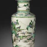 A RARE SUSANCAI FAMILLE VERTE BISCUIT ROULEAU VASE - фото 4
