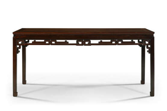A LARGE ZITAN CORNER-LEG PAINTING TABLE - photo 1