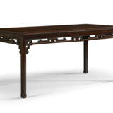 A LARGE ZITAN CORNER-LEG PAINTING TABLE - photo 4