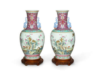 A PAIR OF VERY LARGE FAMILLE ROSE &#39;QUAIL&#39; VASES