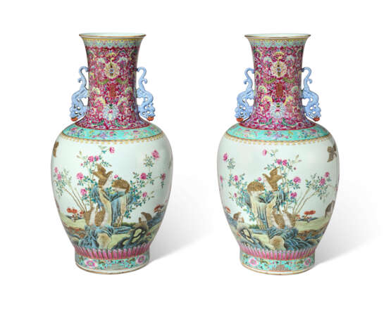 A PAIR OF VERY LARGE FAMILLE ROSE `QUAIL` VASES - photo 3