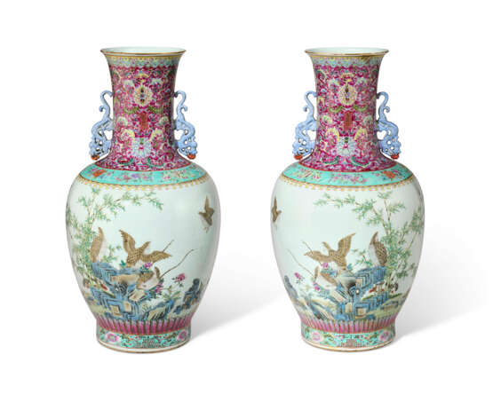 A PAIR OF VERY LARGE FAMILLE ROSE `QUAIL` VASES - photo 4