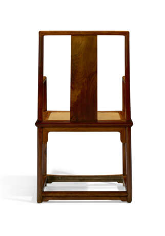 A PAIR OF HUANGHUALI `SOUTHERN OFFICIAL`S HAT` ARMCHAIRS - фото 6