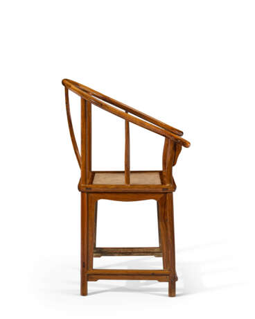 A PAIR OF HUANGHUALI HORSESHOE-BACK ARMCHAIRS - photo 3