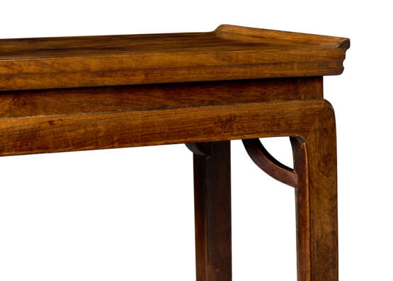 A VERY RARE HUANGHUALI CORNER-LEG TABLE - photo 6