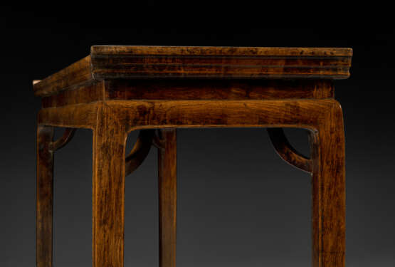 A VERY RARE HUANGHUALI CORNER-LEG TABLE - photo 7