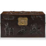 A RARE AND FINELY-CARVED ZITAN `ONE HUNDRED ANTIQUES` BOX AND COVER - photo 2