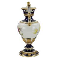 Large salon vase with flowers. Ernst August Leuteritz. Meissen 19th century 