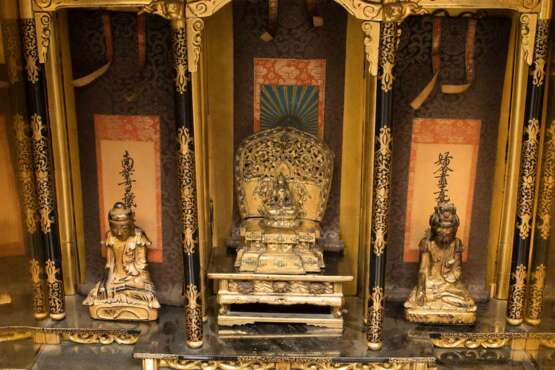 Buddhistischer Hausaltar (Butsudan) - Foto 4