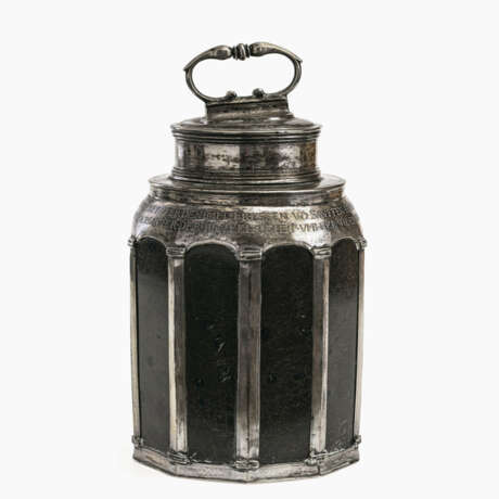 A screw top bottle - photo 1