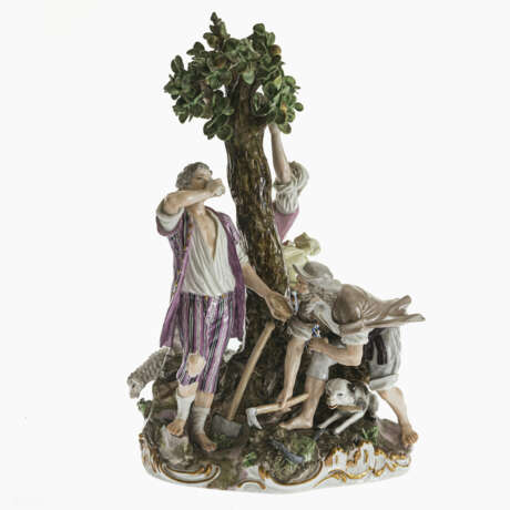 A porcelain group of apple pickers - photo 2