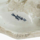 A porcelain group of apple pickers - photo 3