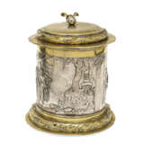 A lidded tankard with scenes from the Emmaus story - фото 3