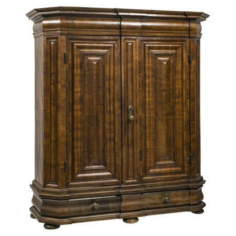 A cabinet - photo 2