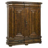 A cabinet - photo 2