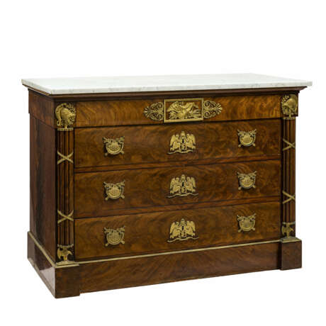 A commode - фото 1