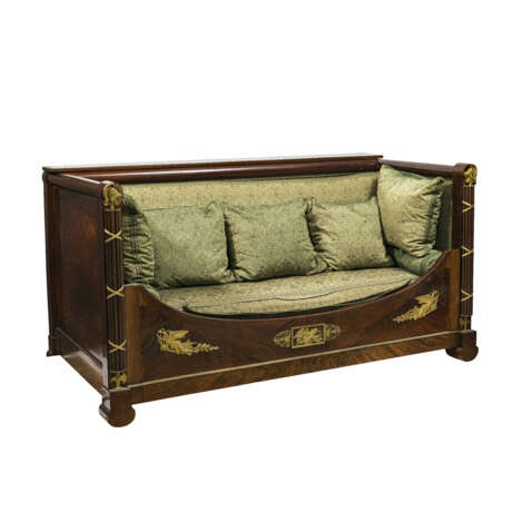 A sofa - photo 2