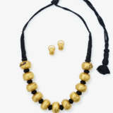 A necklace and earrings - photo 2
