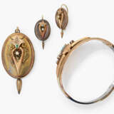A parure consisting of a bangle, a pair of earrings, and a brooch/pendant with turquoises and seed pearls - фото 1