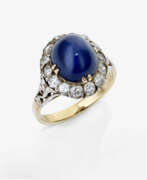 Кольца и перстни. A ring with sapphire and old-European-cut diamonds