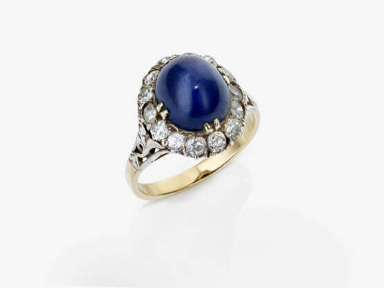 A ring with sapphire and old-European-cut diamonds - photo 1