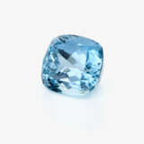 An unset "azure-blue symphony" aquamarine weighing over 18 carats - фото 2