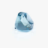 An unset "azure-blue symphony" aquamarine weighing over 18 carats - фото 3