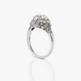 A ring with an old-European-cut diamond of approx. 2 ct. and diamonds - photo 3