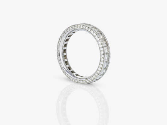 An eternity ring with diamonds - photo 2